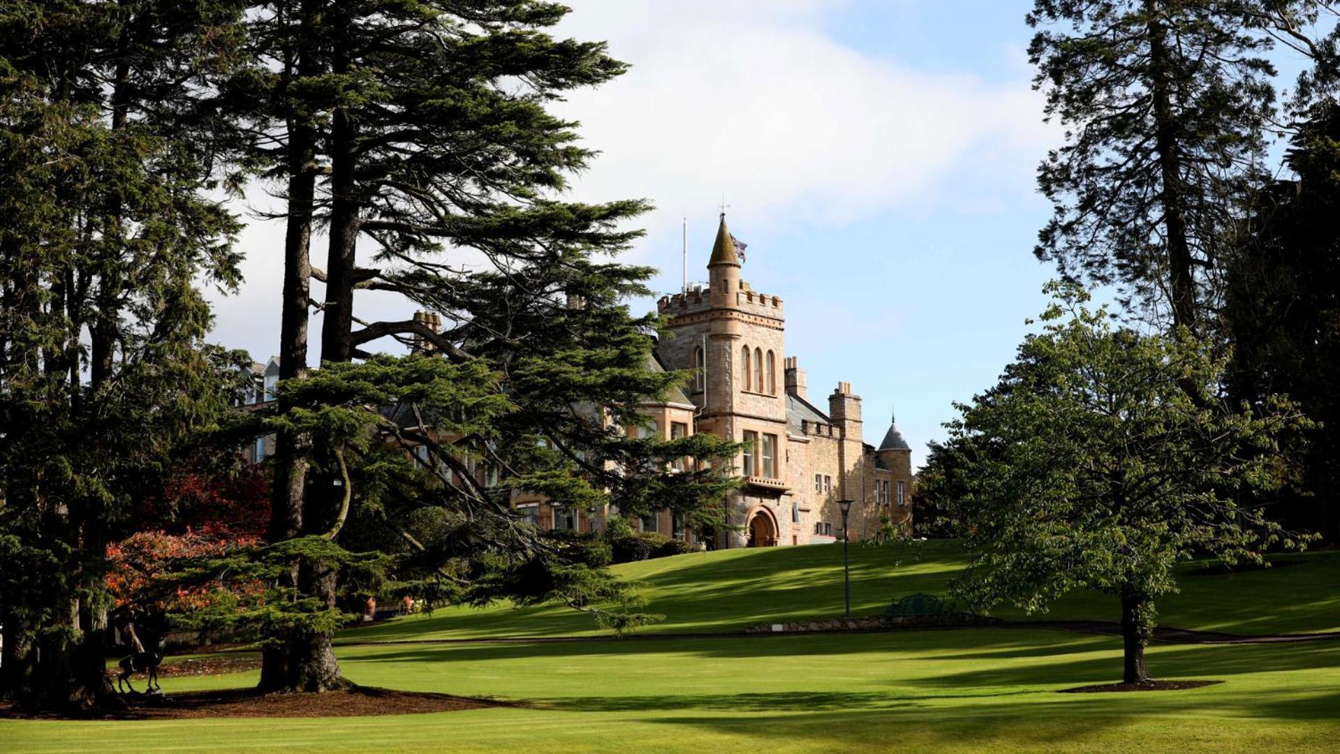 The Culloden Estate&Spa Holywood  Exterior foto The main building of the university