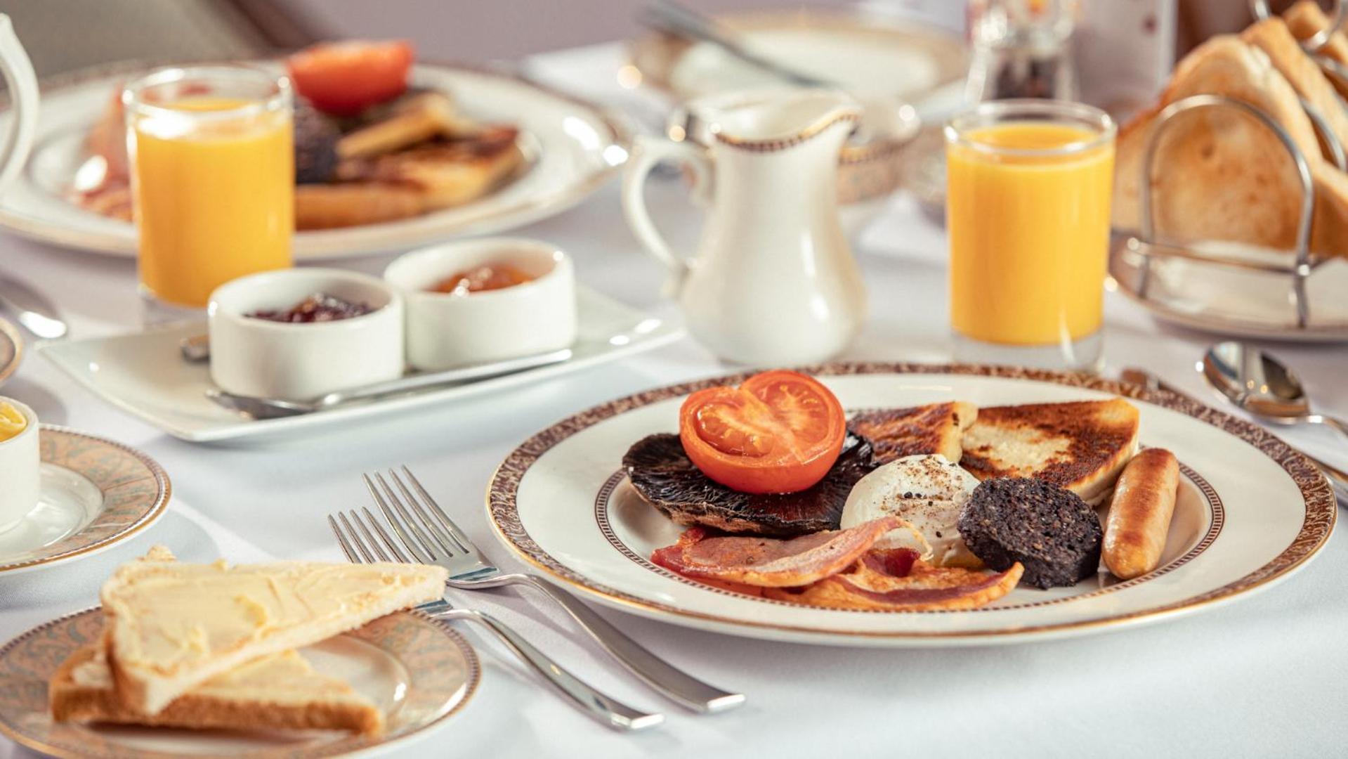 The Culloden Estate&Spa Holywood  Exterior foto A traditional Irish breakfast